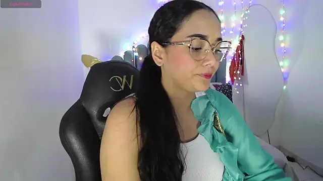 Snapshot of farah_samira chatting on June 24, 7:46 pm farah samira online show from June 24, 7:46 pm