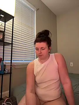 Snapshot of misssmondayy chatting on July 23, 12:35 am misssmondayy online show from July 23, 12:35 am
