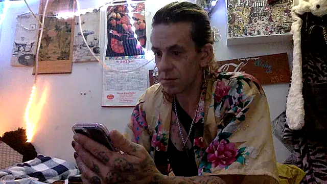 Snapshot of VanillaSnowcones chatting on June 9, 1:28 am VanillaSnowcones online show from June 9, 1:28 am