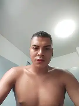 Snapshot of Mike3398 chatting on May 26, 8:38 pm Mike3398 online show from May 26, 8:38 pm