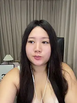 Snapshot of Luckysisi-s chatting on July 13, 1:14 pm Luckysisi-s online show from July 13, 1:14 pm