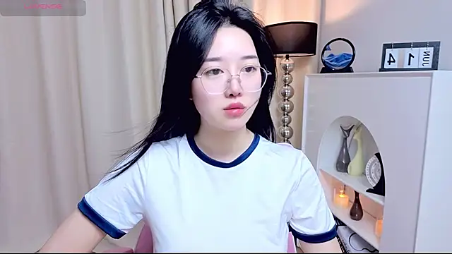 Snapshot of miuu6868 chatting on June 15, 2:25 am miuu6868 online show from June 15, 2:25 am
