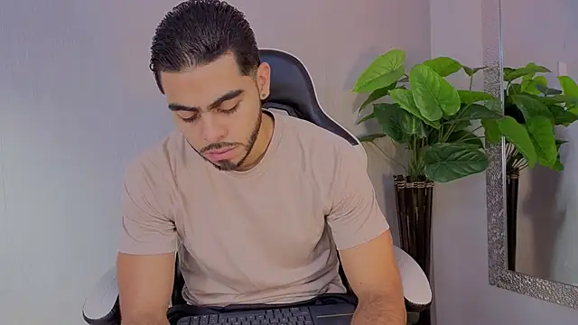 Jadiel Stone online show from July 1, 12:51 pm