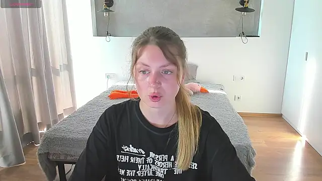 Snapshot of Kitkatvel chatting on July 1, 5:09 am Kitkatvel online show from July 1, 5:09 am