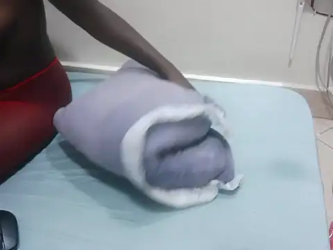 darkbeuty01 online show from June 19, 2:49 am