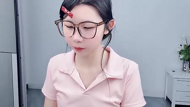 Snapshot of Rose_love69 chatting on July 19, 3:54 am Rose love69 online show from July 19, 3:54 am