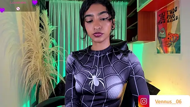 HottieVeroo  online show from June 17, 1:41 am