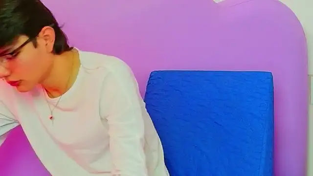 Snapshot of Liamdelrey chatting on June 27, 3:28 pm Liamdelrey online show from June 27, 3:28 pm