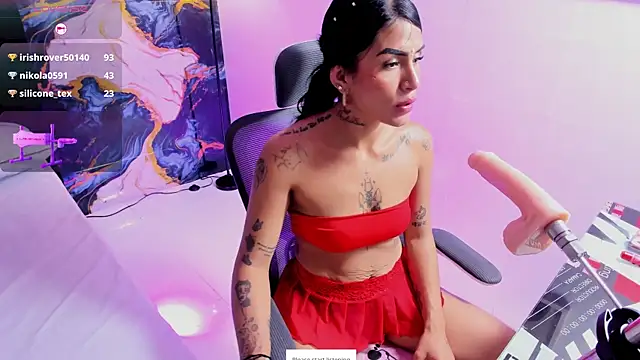 Snapshot of Alanna_Wild chatting on June 11, 12:32 am Alanna Wild online show from June 11, 12:32 am