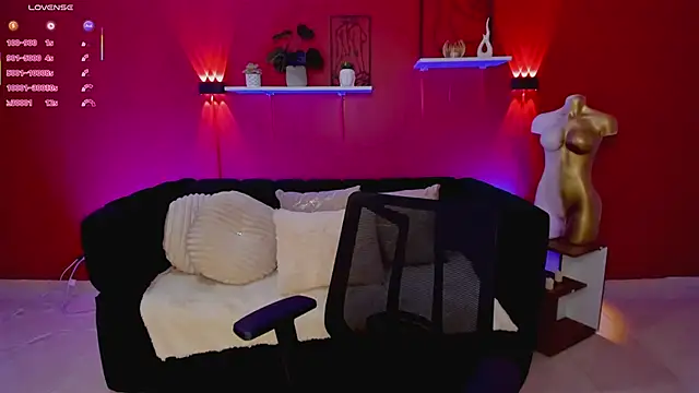 Snapshot of Dream_saray chatting on May 26, 8:38 pm Dream saray online show from May 26, 8:38 pm
