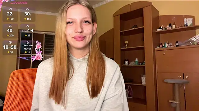 Snapshot of xXMelanieseXx chatting on June 22, 4:26 pm xXMelanieseXx online show from June 22, 4:26 pm