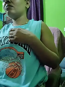 Snapshot of Curvy_shivani chatting on June 1, 11:01 am Curvy shivani online show from June 1, 11:01 am