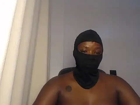 Snapshot of Ebony_heat chatting on June 1, 5:47 pm Ebony heat online show from June 1, 5:47 pm