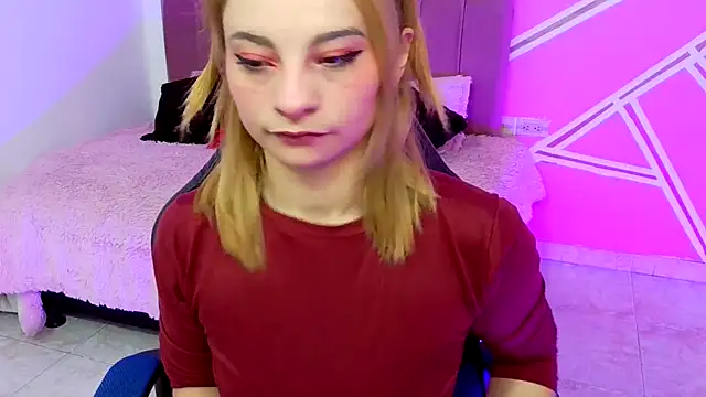 Snapshot of Barbie__sweet chatting on June 2, 1:02 pm Barbie sweet online show from June 2, 1:02 pm