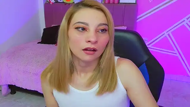 Snapshot of Barbie__sweet chatting on June 3, 12:41 pm Barbie sweet online show from June 3, 12:41 pm
