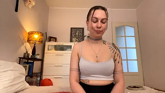 EvelynCharm  online show from May 26, 2:24 pm