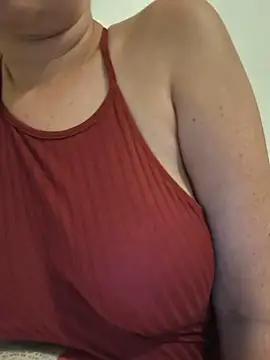 priska-lova online show from June 15, 10:23 pm