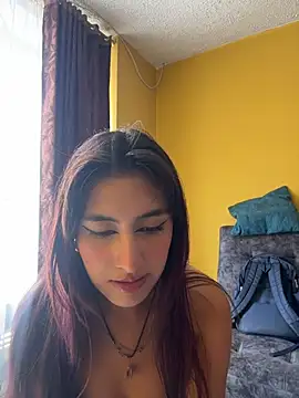 Snapshot of velariasoft_ chatting on July 2, 4:35 pm velariasoft online show from July 2, 4:35 pm