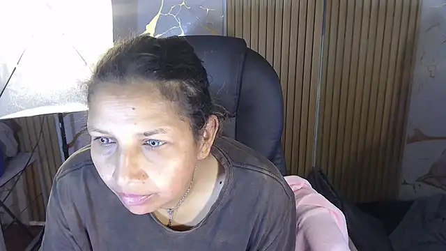 Danna Sg online show from July 15, 6:40 am