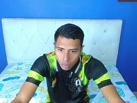 xcharliefoxx online show from May 29, 1:53 pm