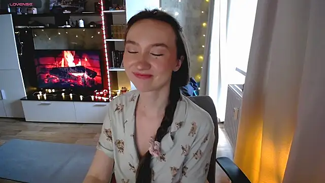 Maryana Ro online show from April 7, 6:25 am