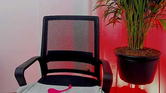 SarahRouge online show from June 13, 8:29 pm