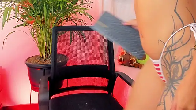 SarahRouge online show from July 5, 12:39 am