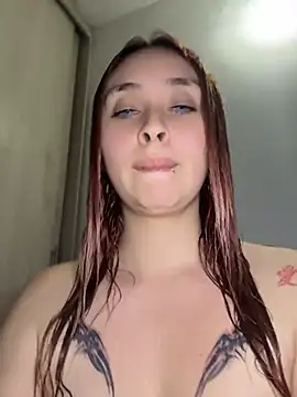 Snapshot of Sophia_LuxxX chatting on June 28, 11:11 pm Sophia LuxxX online show from June 28, 11:11 pm
