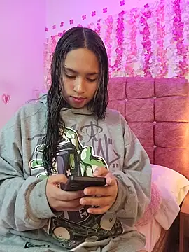 Snapshot of Evangeline_Salas chatting on June 22, 12:46 pm Evangeline Salas online show from June 22, 12:46 pm