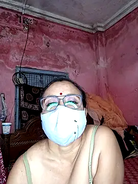 MoonLusty online show from June 5, 6:52 am