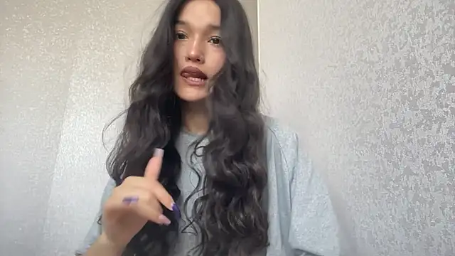 LisetteParajon online show from June 12, 5:17 am