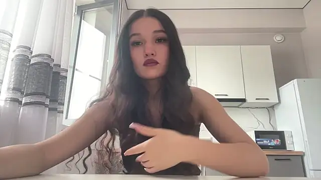 LisetteParajon online show from June 19, 5:45 am