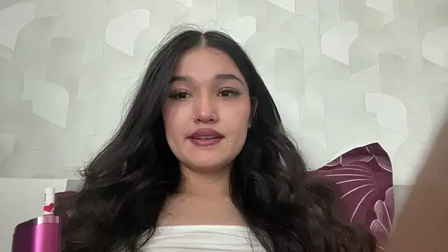 LisetteParajon online show from June 27, 5:12 am