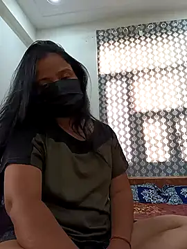 Snapshot of Riya_hot8 chatting on July 14, 11:38 am Riya hot8 online show from July 14, 11:38 am