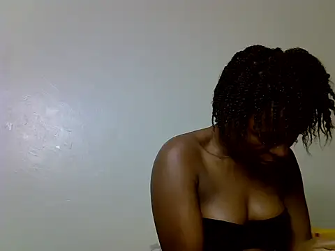 Snapshot of Sexy_shanaya5 chatting on June 25, 11:37 am Sexy shanaya5 online show from June 25, 11:37 am