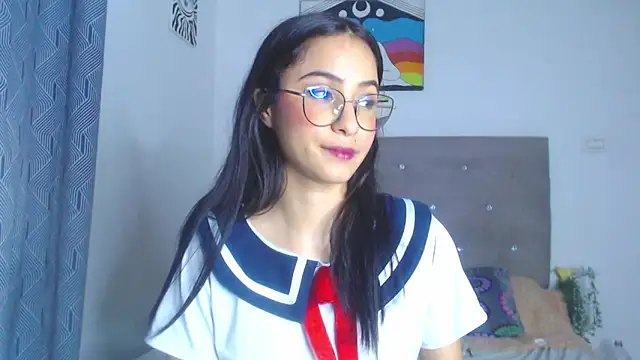 alanasaenz  online show from June 14, 5:31 am
