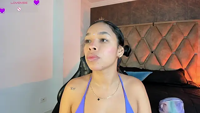 Snapshot of ThaliaHall_1 chatting on June 15, 11:12 am ThaliaHall 1 online show from June 15, 11:12 am