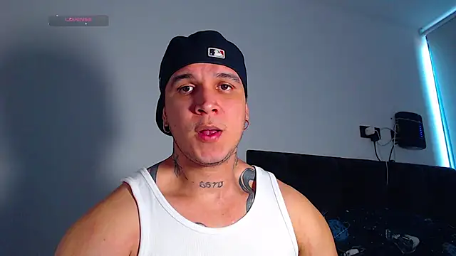 Snapshot of jacob_lautnerr chatting on July 6, 9:28 pm jacob lautnerr online show from July 6, 9:28 pm