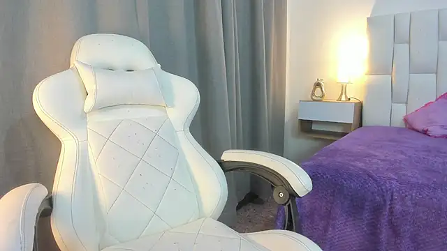 Snapshot of Camila_Gonzalez20 chatting on July 15, 7:19 pm Camila Gonzalez20 online show from July 15, 7:19 pm