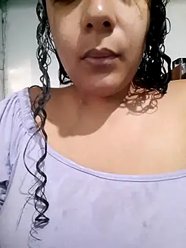 Snapshot of bruninhasurfi chatting on June 10, 2:49 pm bruninhasurfi online show from June 10, 2:49 pm