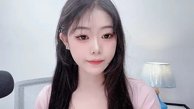 Snapshot of smalldaiwang chatting on June 26, 2:49 am smalldaiwang online show from June 26, 2:49 am