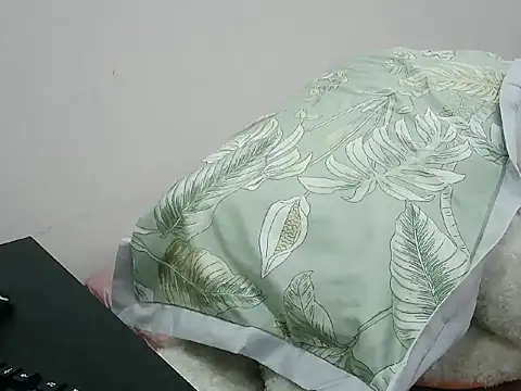 Snapshot of -Ninyn- chatting on July 5, 1:56 am -Ninyn- online show from July 5, 1:56 am