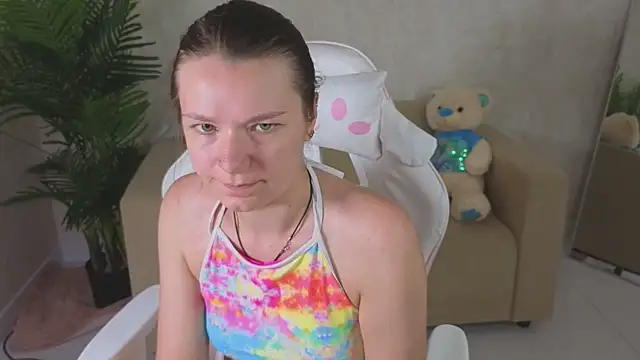Snapshot of kira_hatti chatting on July 7, 8:40 am kira hatti online show from July 7, 8:40 am