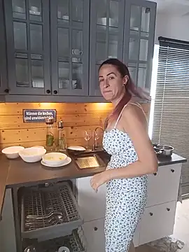 Snapshot of GermanMilfJasmin chatting on June 8, 8:15 am GermanMilfJasmin online show from June 8, 8:15 am