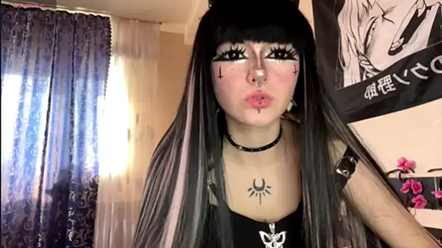 Snapshot of HolyCute chatting on July 20, 3:36 pm HolyCute online show from July 20, 3:36 pm