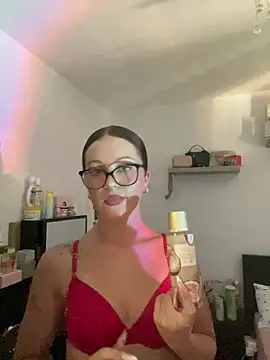 Snapshot of PoisonIvy_x chatting on July 15, 4:12 pm PoisonIvy x online show from July 15, 4:12 pm