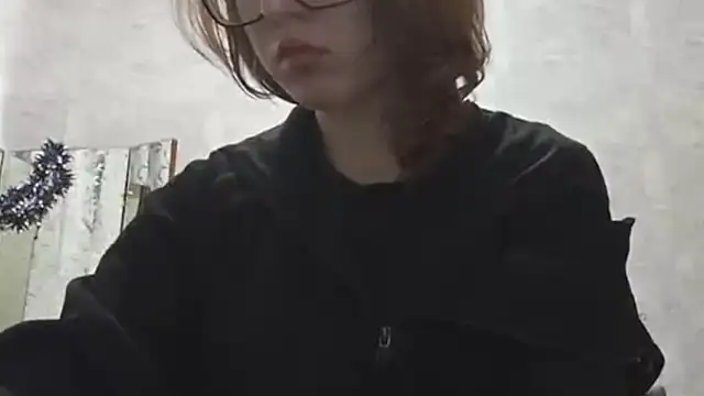 Snapshot of OliviaMoment chatting on July 14, 10:21 am OliviaMoment online show from July 14, 10:21 am