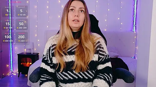 LindaWhite  online show from January 7, 9:39 pm