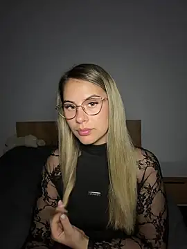 Snapshot of NickyWilde chatting on June 23, 5:22 pm NickyWilde online show from June 23, 5:22 pm