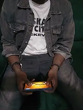 Snapshot of Bigblackman25 chatting on June 4, 8:59 pm Bigblackman25 online show from June 4, 8:59 pm